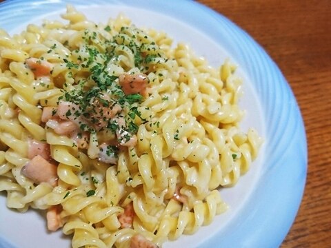 スモークサーモンのクリームパスタ